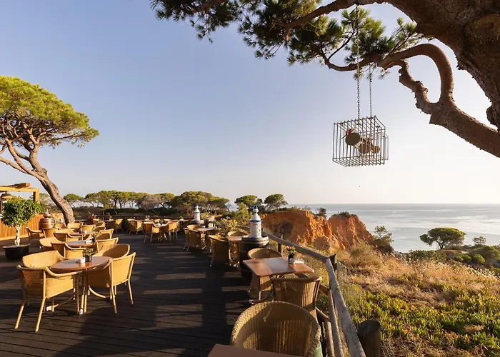 Pine Cliffs Gardens Hotell 5*