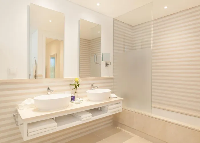 Pine Cliffs Gardens Hotell 5*